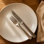 Signification des couverts à la fin du repas : couteau et fourchette en fin de repas